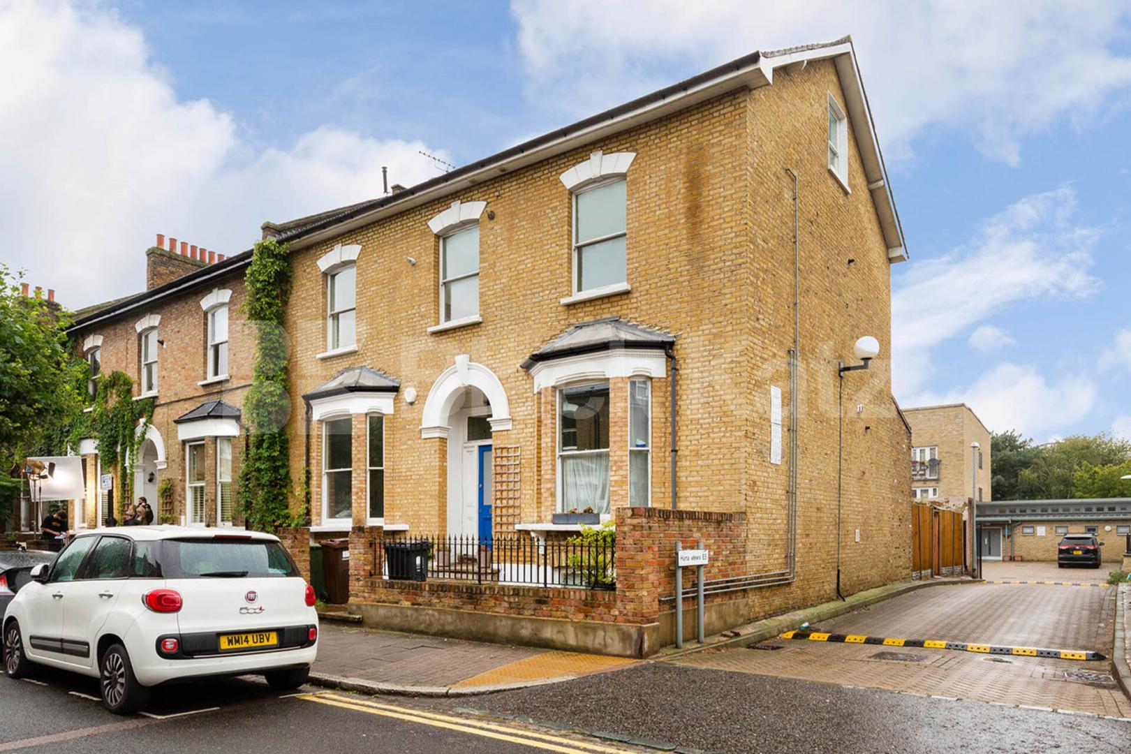 Top floor 3 bedroom in Hackney close to Hackney Downs Park Goulton Road, Hackney Central